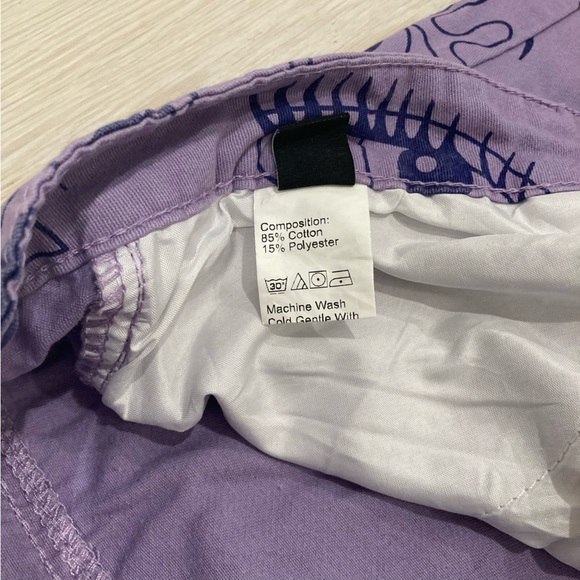 SHEIN | Curve Eye Graphic Jeans - Picture 5 of 10